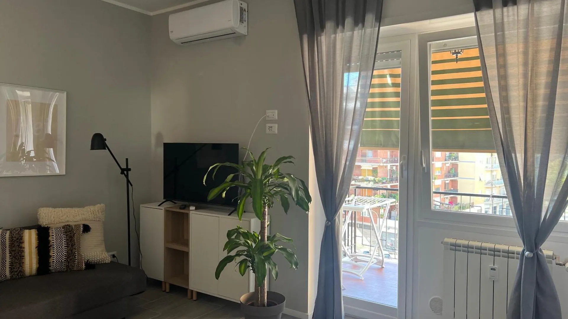Tiburtina Flam Guest House contacts