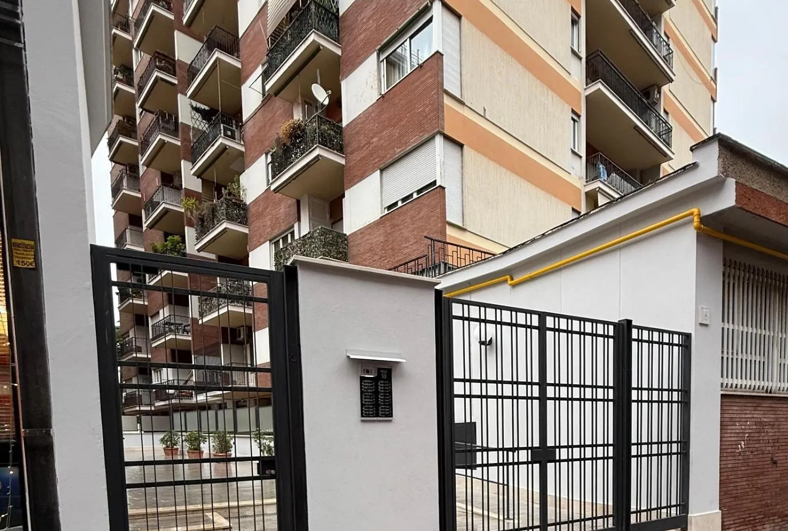 Tiburtina Flam Guest House Rome Apartment